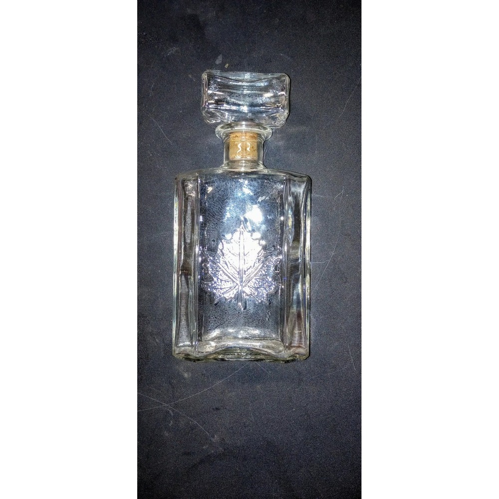 1960s vintage John MacNaughton Maple leaf‎ Canadian clear glass whiskey decanter